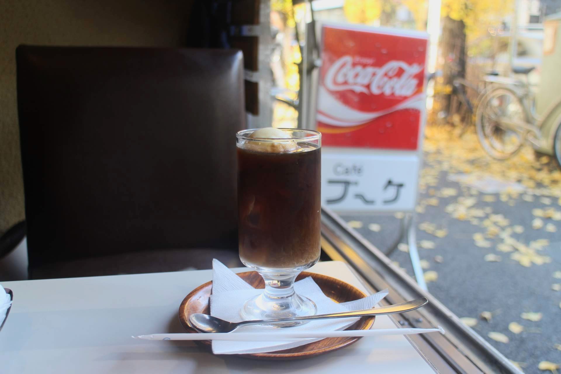【新高円寺】昭和レトロな純喫茶「ブーケ」・移りゆく季節を感じながら、贅沢な時間を過ごす。