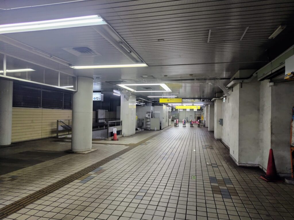 昭和レトロ研究所　東成田駅　成田新幹線