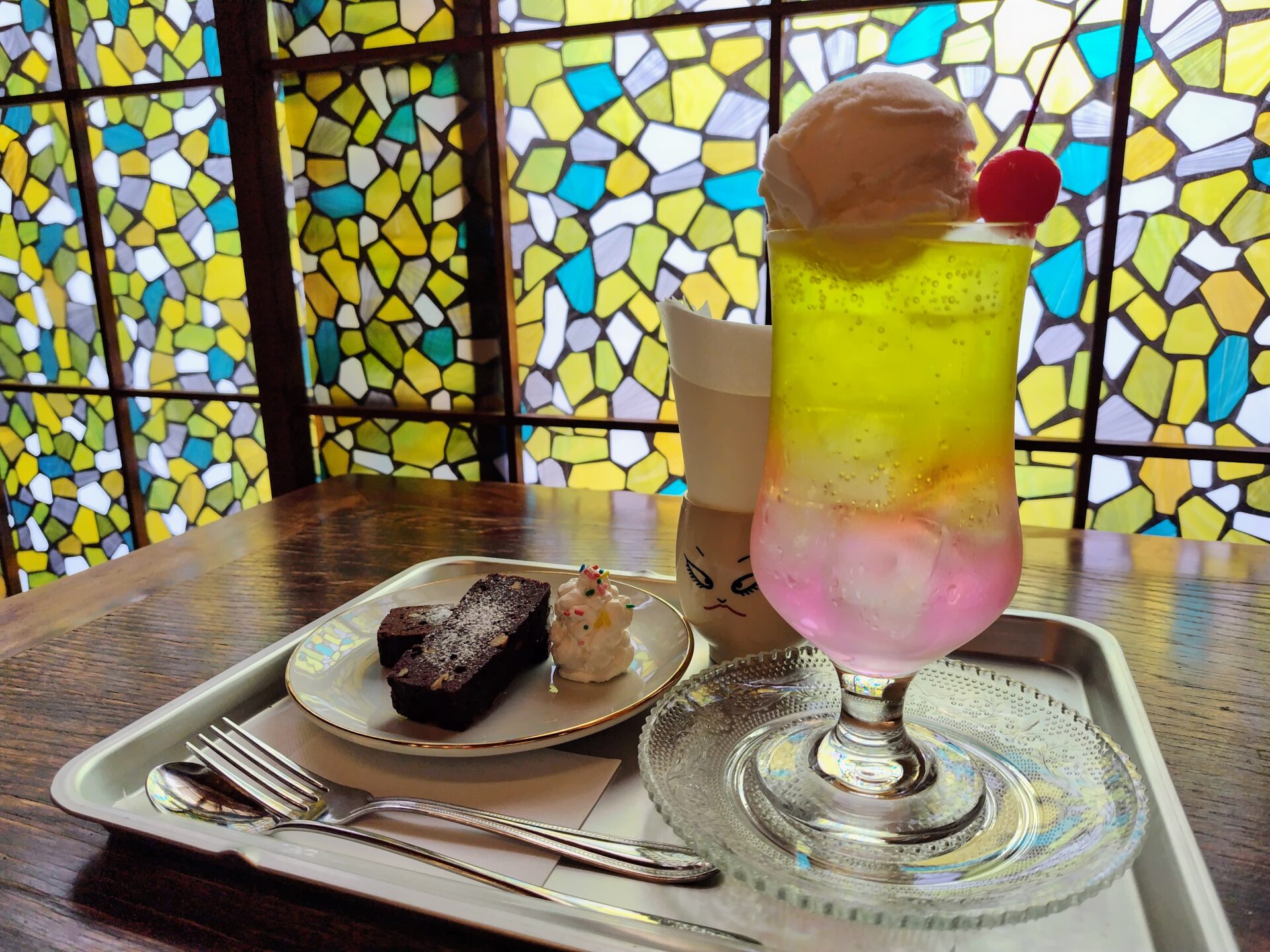 【八王子】かわゆすぎる♡昭和レトロな民家カフェ「カフェ小鹿」・2色のクリームソーダを堪能したヨ♡