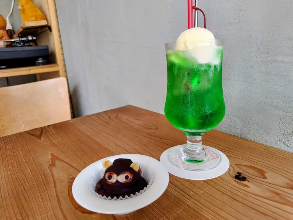 昭和レトロ研究所　たぬきケーキ　吉祥寺「CAFE222」