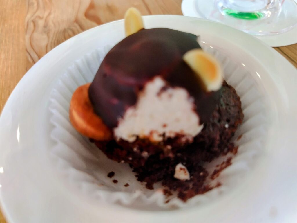 昭和レトロ研究所　たぬきケーキ　吉祥寺「CAFE222」